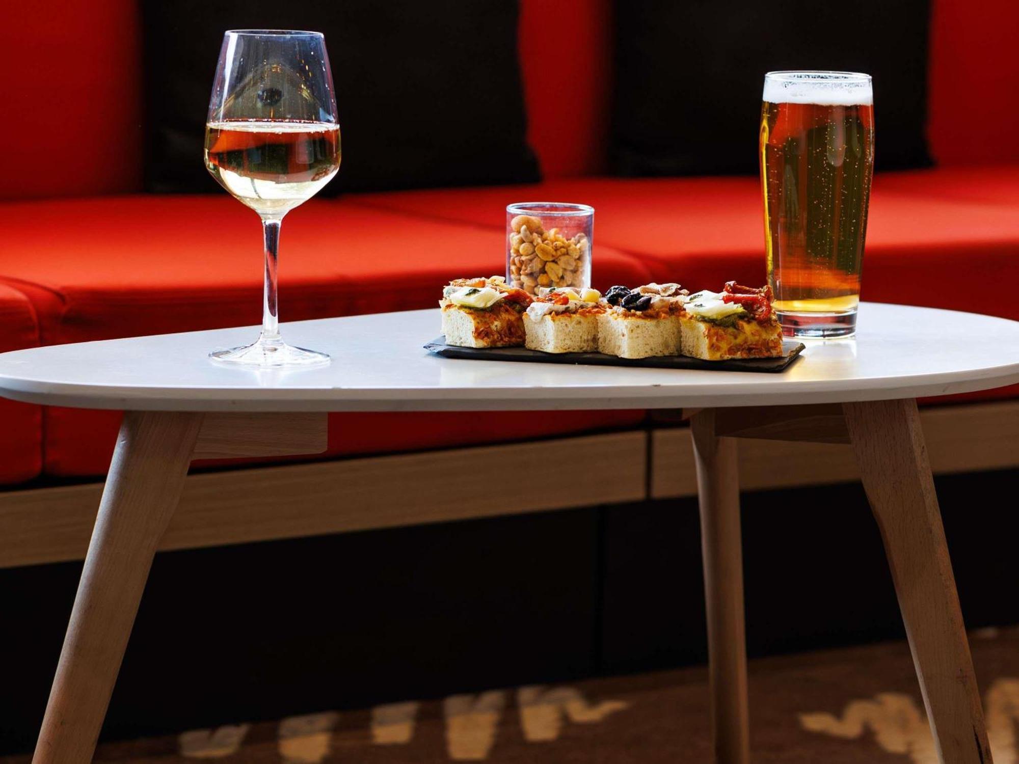 Ibis Cannes Mandelieu Bagian luar foto