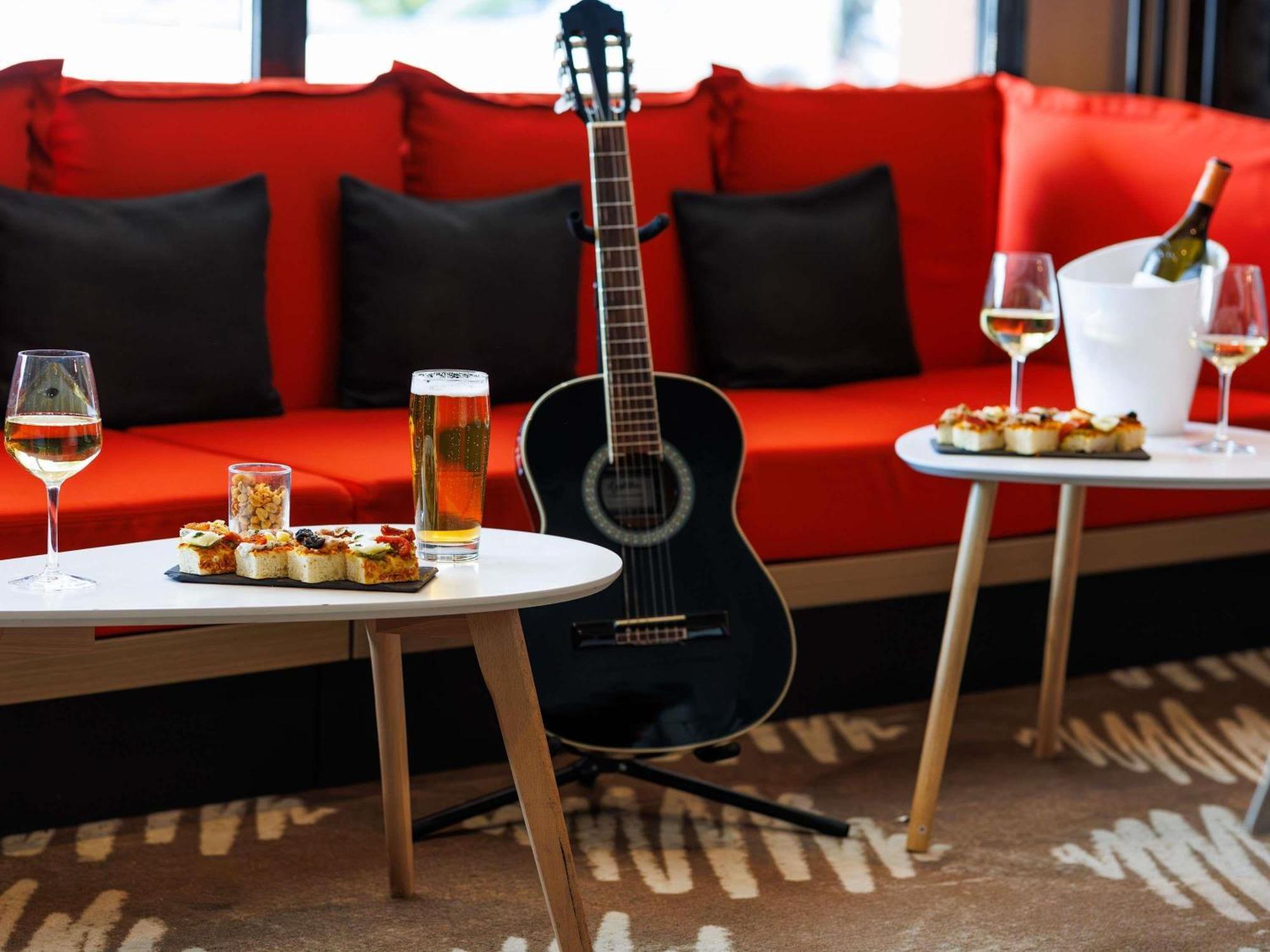 Ibis Cannes Mandelieu Bagian luar foto