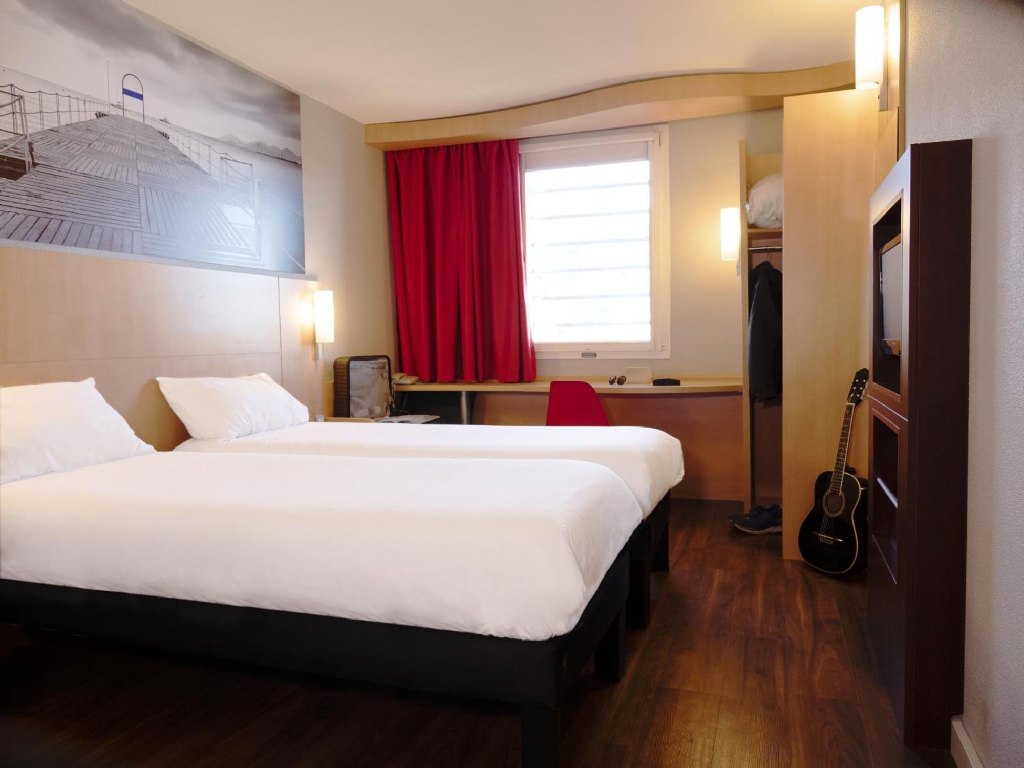 Ibis Cannes Mandelieu Bagian luar foto